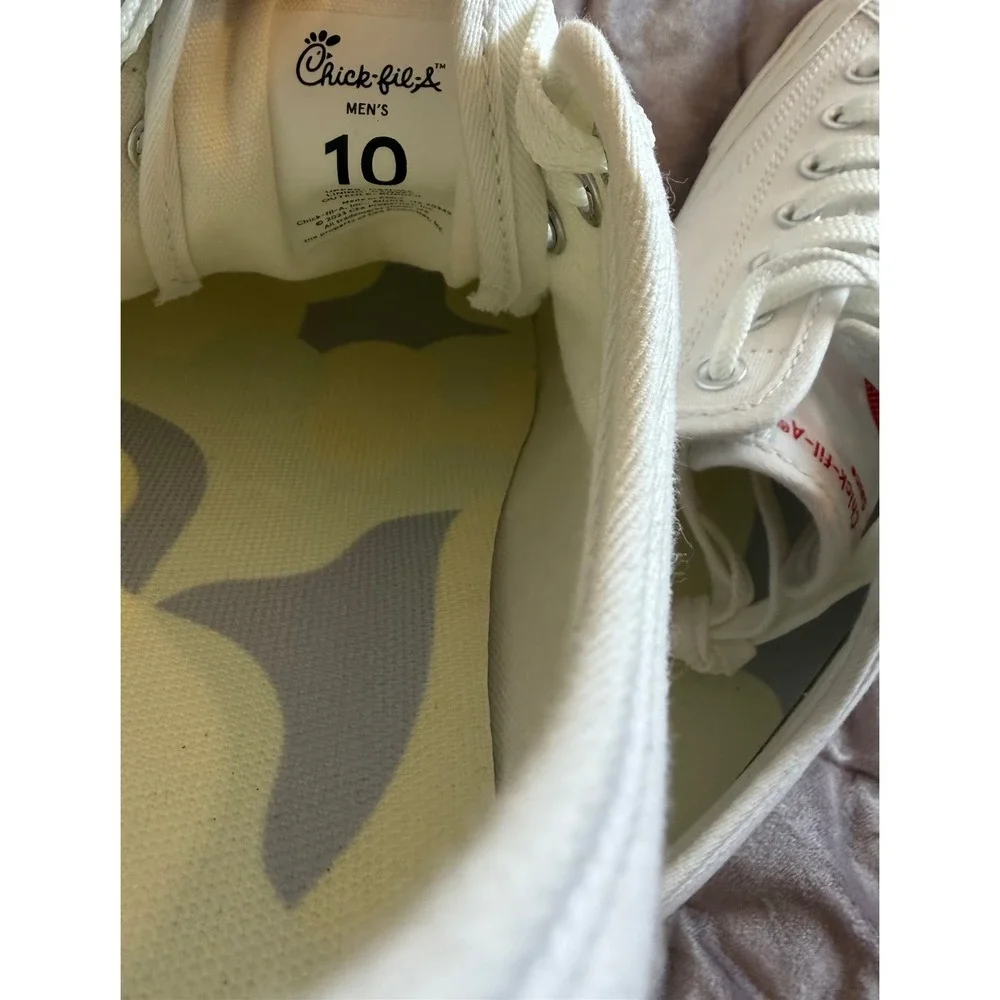 Chick-fil-A Sauce Men's Size 10 White Canvas Low Top Sneakers Promotional‎ Merch